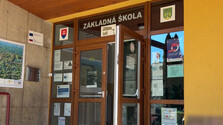 V Staškove po útoku posilnili tím psychológov, k dispozícii sú celej obci. Vyjadrila sa aj riaditeľka školy