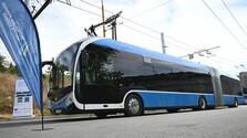 Čoskoro bude zľavnené cestovné vo všetkých prímestských autobusoch. Tam, kde už zľavy platia, cestujúcich pribudlo