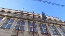 V prípade vyhrážania sa so sekerou pred školou v Čeľadiciach pochybila polícia aj prokurátor, tvrdí M. Žilinka