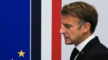 Macron sľúbil tvrdo zakročiť voči tým, ktorí sa „snažili zvrhnúť republiku. Výtržníci budú musieť za škody zaplatiť