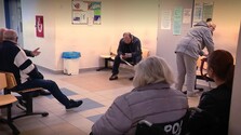 Obvolávajú ambulancie, čakajú mesiace a často aj platia. Pacienti blúdia v systéme a k špecialistom sa dostávajú ťažko