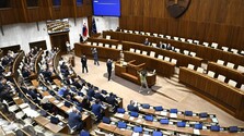 Parlament schválil štátny rozpočet na budúci rok. Hlasovania sa zdržali Peter Slyško a Tomáš Taraba