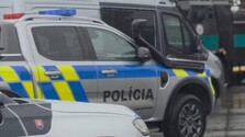 Polícia evakuovala stovky ľudí z hip-hopovej párty v Komárne pre bombový poplach