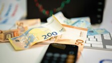 Slováci starší ako 50 rokov investujú stovky eur mesačne. Aký postup by mali zvoliť mladí?