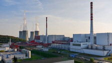Štvrtý blok elektrárne Mochovce už dodáva elektrinu do siete. Podľa elektrární ide o historický moment