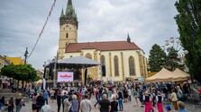 Obce by mohli za hudbu na podujatiach platiť jednoduchšie. Samosprávy sa inšpirovali českým modelom