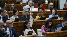 Premiér prišiel o posledné zvyšky autority: Opozícia reaguje na nevymenovanie F. Kuffu za ministra envirorezortu