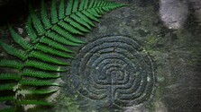 Labyrinty ľudských ilúzií