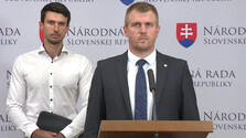 Ústavní právnici majú na postup prezidenta pri nevymenovaní F. Kuffu za ministra odlišné názory
