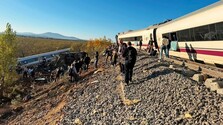 V Španielsku sa zrazili dva vysokorýchlostné vlaky, hlásia obete aj zranených
