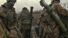Vo vojne na Ukrajine zomierajú na ruskej strane aj tínedžeri: Niektorých k vstupu do armády donútili, iní išli dobrovoľne