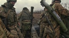Vo vojne na Ukrajine zomierajú na ruskej strane aj tínedžeri: Niektorých k vstupu do armády donútili, iní išli dobrovoľne