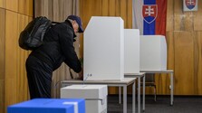 Voľby ONLINE po minúte: Moratórium sa predĺži, v obci Breziny otvorili volebnú miestnosť o pol hodinu neskôr