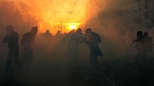 Do ulíc vo Francúzsku vyšlo vyše 300-tisíc ľudí, najviac sa ich zhromaždilo opäť v Paríži