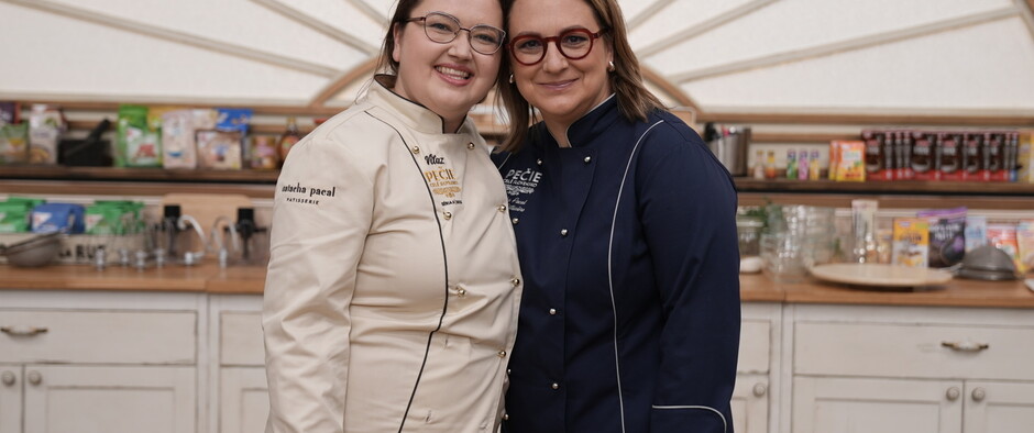 Pred rokom sa nedostala ani do dvanástky, dnes má titul