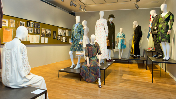 Nech šije! vystava sije galeria 2_tasr.jpg