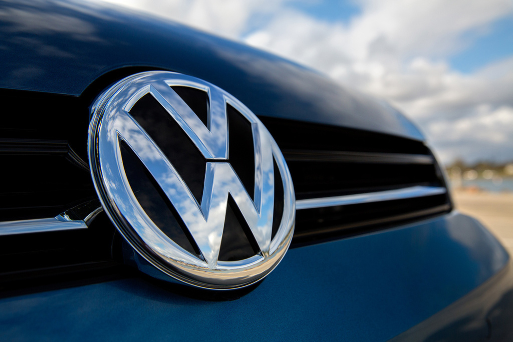 volkswagen-emblem.jpg