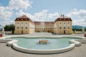 schlosshof (schlosshof.at).jpg
