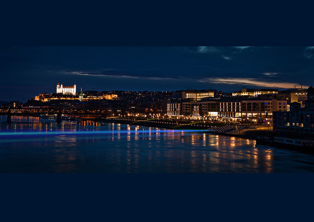 Bernar_Pisek_Vlnka_nábrežie Eurovea.jpg