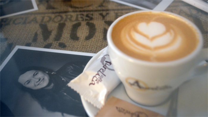 c7JI.cafe_aurelica_liptovsky_mikulas_4_katrin_litschko_jpg[1].jpg