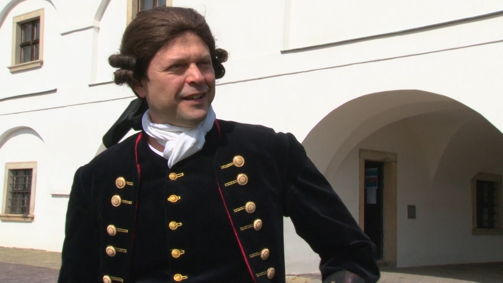 Alexander Bárta ako gróf Kinský, Vodný mlyn Slup, 2.4.19.jpg