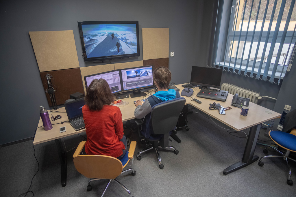 V televíznej strižni sa dokončuje Televíkend.jpg