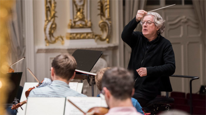 filharmonia_dirigent_Alexander Trizuljak.JPG