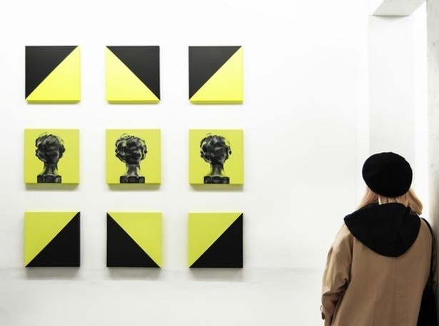 CO8 Carmen Gomes, 2017. Installation view at BERLIN BLUE art gallery, 2017.jpg