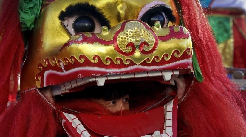 cina-oslavy-noveho-roka-cinsky-lunarny-novy-rok-draky-masky-lampiony_01-clanokW.jpg