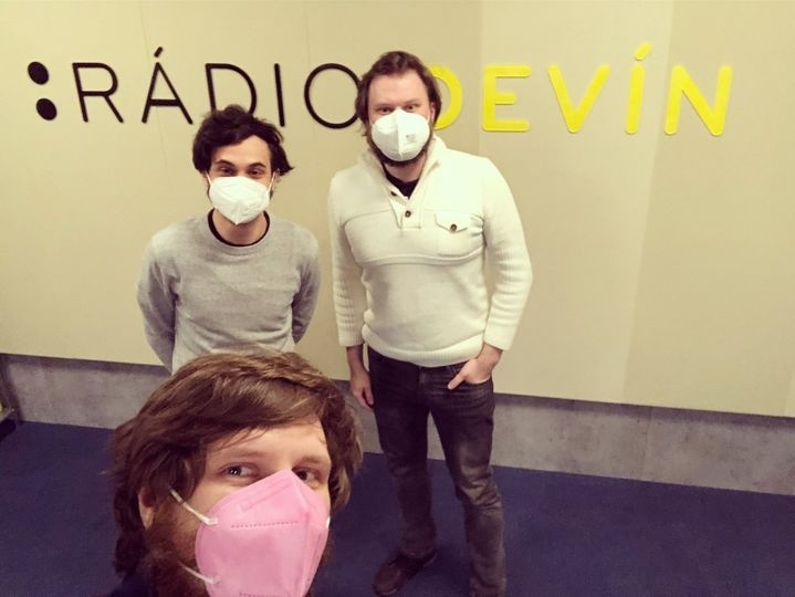 Marek Suchitra-Tomas Bartonek a Dominik Hronec.jpg