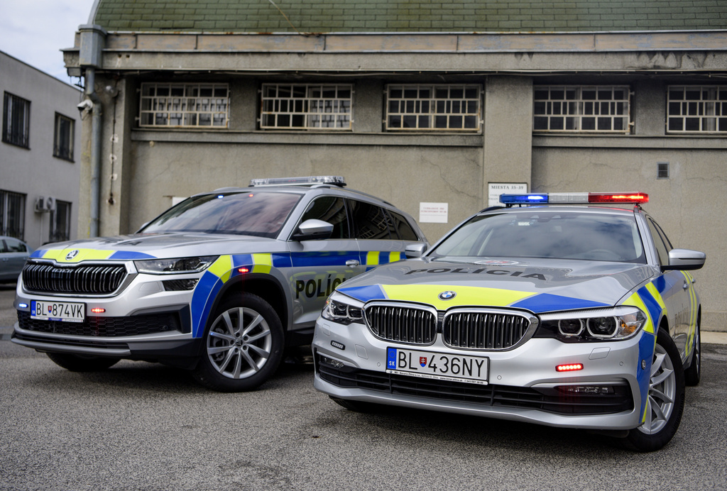9_26092022_tk_min_vnutra_policajne_auta903245.jpg