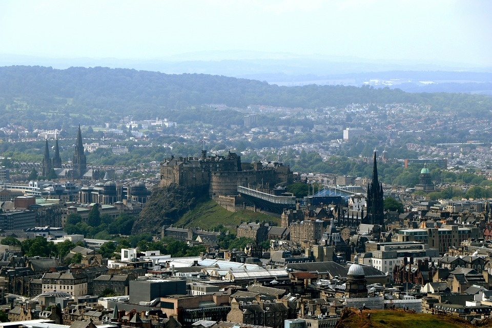 edinburgh-4862160_960_720_PIXABAY_Maxim7182.jpg