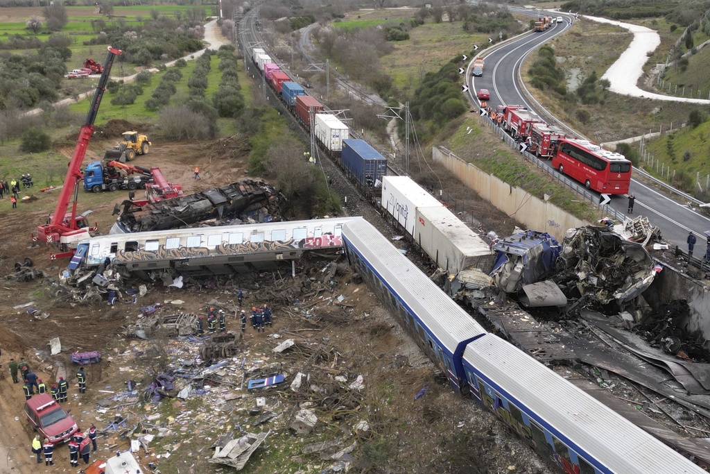 Greece_Train_Collision153813940106.jpg