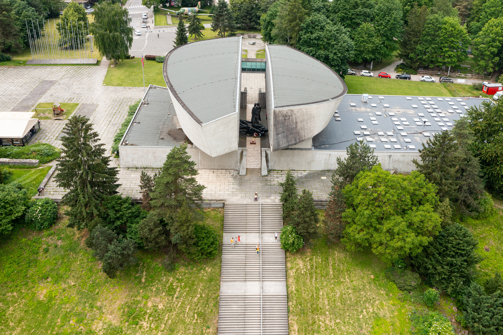 20230819_dron_pamatnikSNP_002979785.jpg