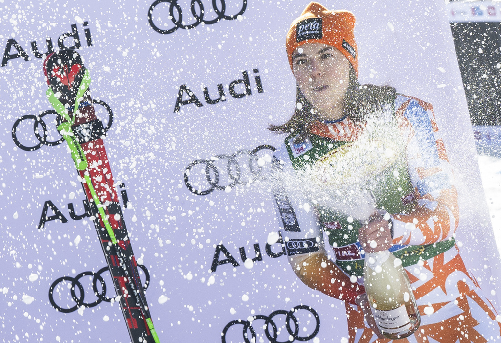 28102023_obrovsky_slalom_zeny_Ceremonia_7995436.jpg
