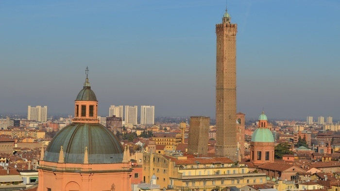 bologna-sikmaveza-pixabay-CristinaLama.jpg