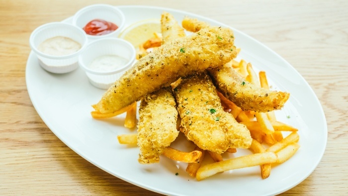fish-chips-freepik-mrsiraphol.jpg