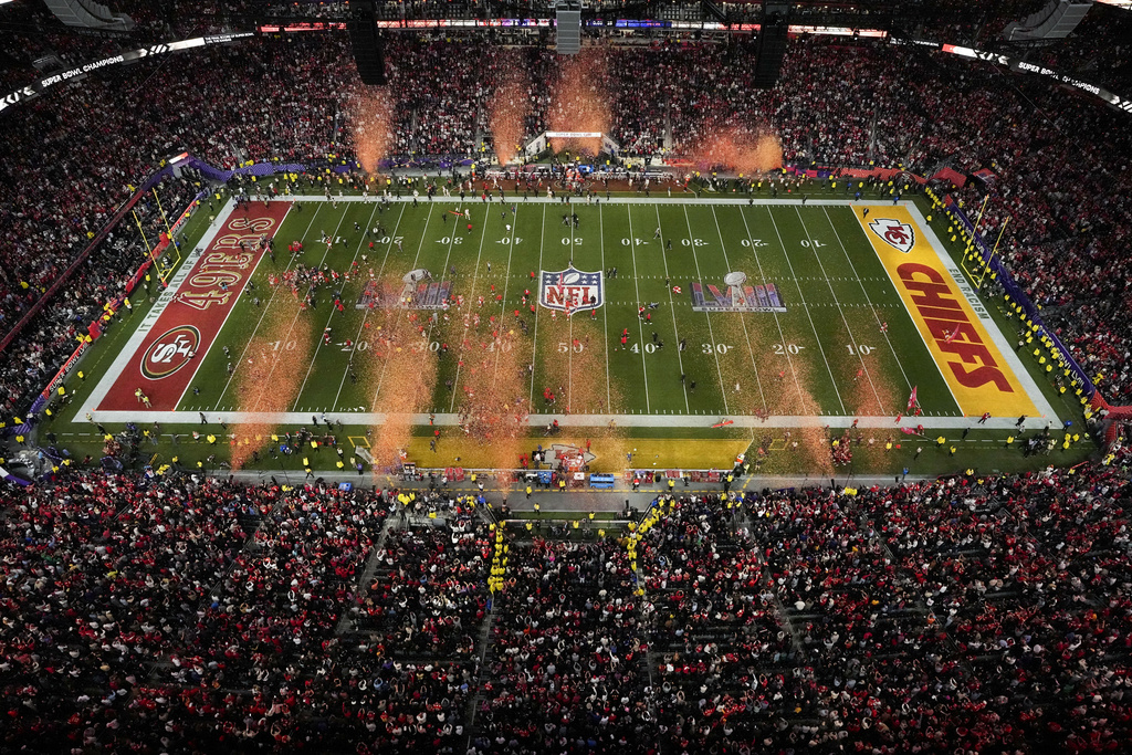 APTOPIX_Super_Bowl_Football070897019343_TASR.jpg