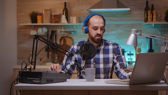 radio amater-freepik-DC Studio.jpg