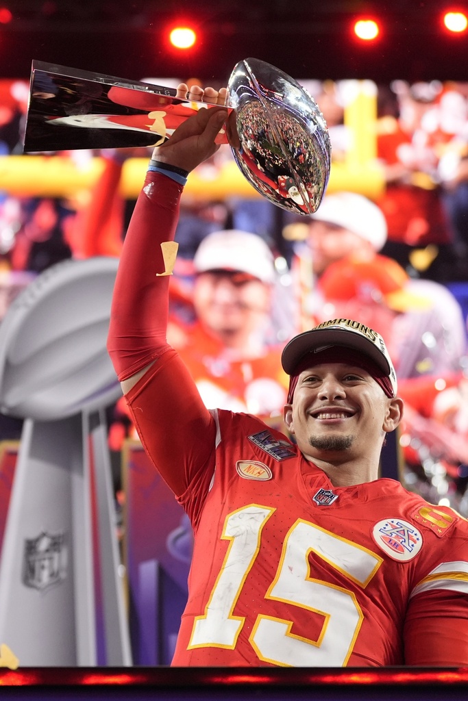 Super_Bowl_Football071005019345_TASR.jpg