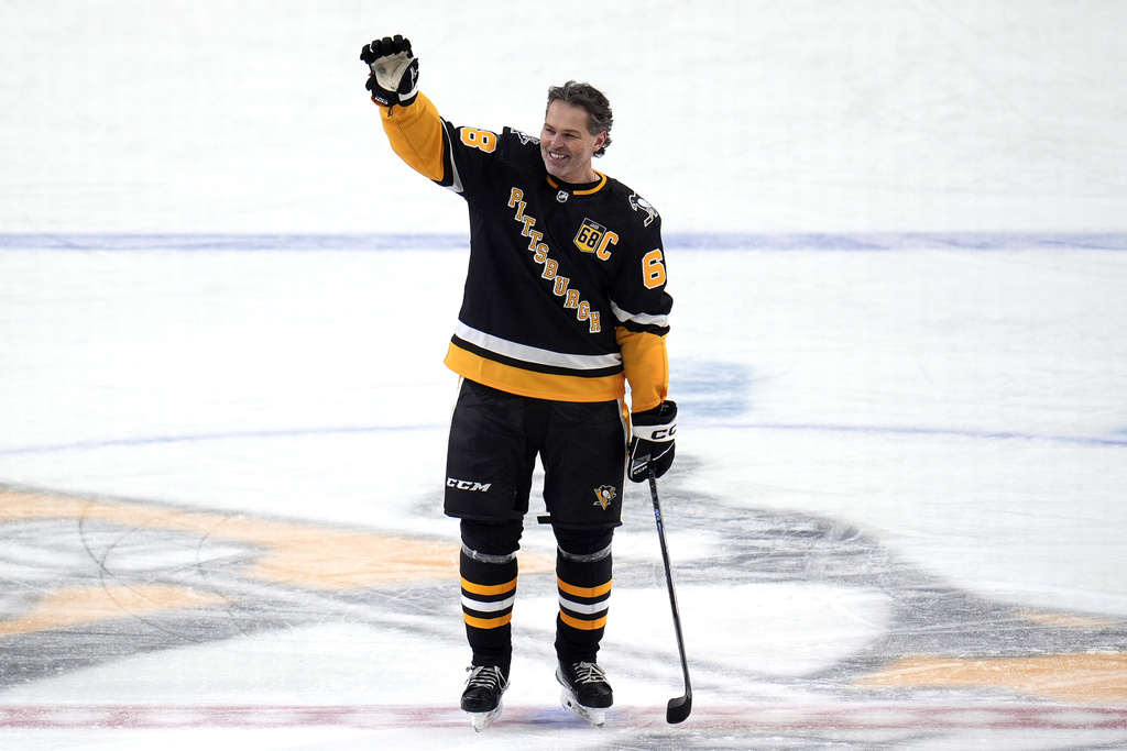Penguins_Jagr_Jersey_Hockey092359021162_TASR.jpg