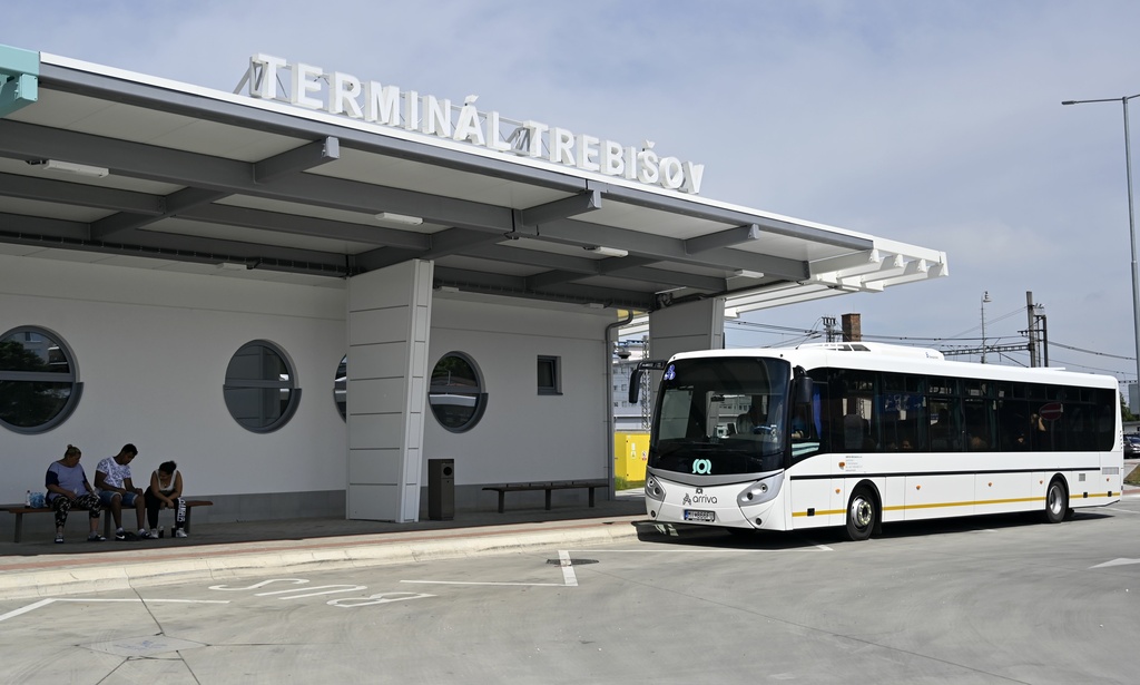 Trebisov_terminal_TIOP_budova_uzavreta_004041233.jpg