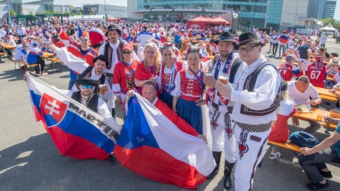 hokej-slov-ces-fanusikovia_TASR - Martin Baumann.jpg