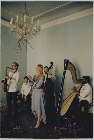Laura Belisova Ester W.jpg