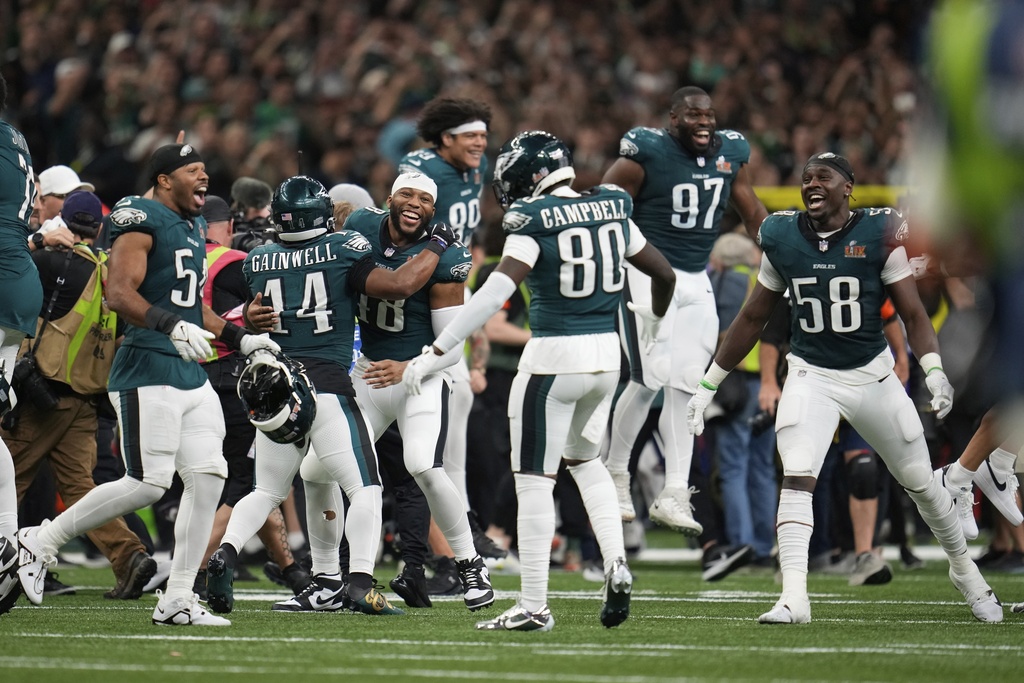 Super_Bowl_Football107222107512_TASR.jpg