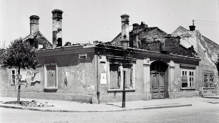 oslobodenie bratislavy_april_1945_TASR - Ladislav Roller.jpg