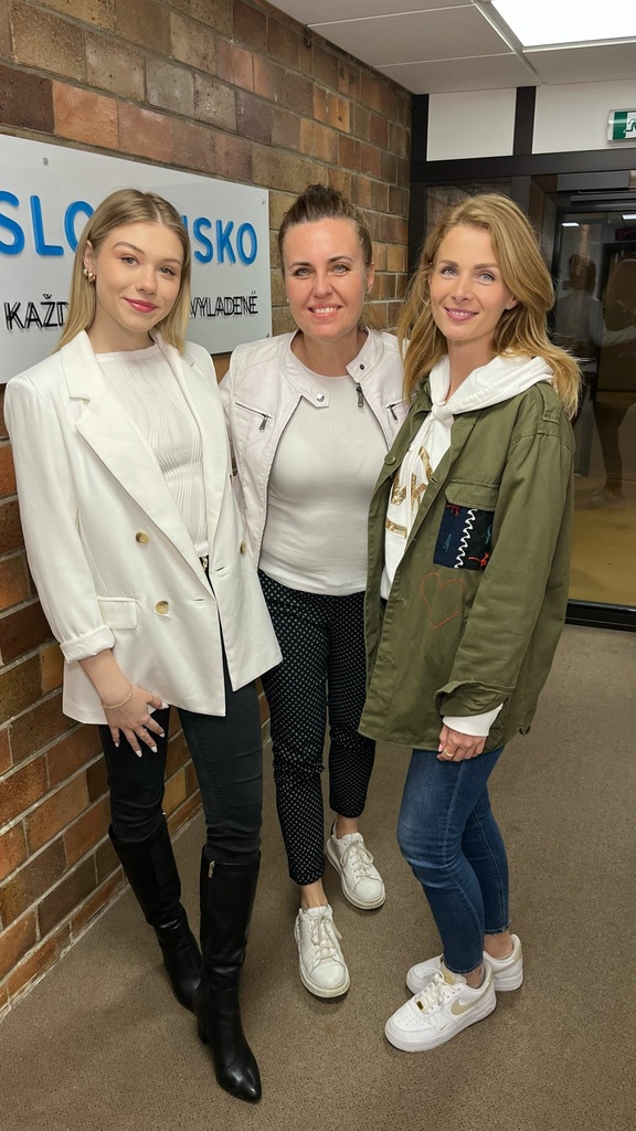 Andrea Súľovská a Emma Llure_1.jpg