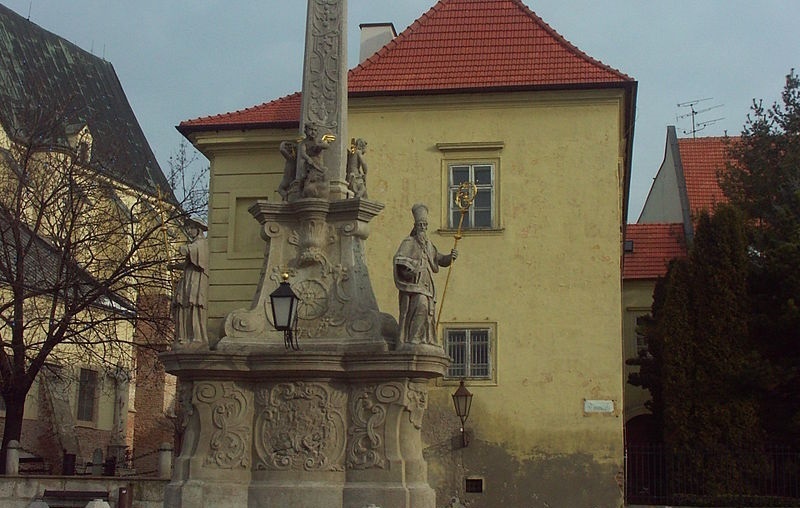FOTO Wikipedia.jpg