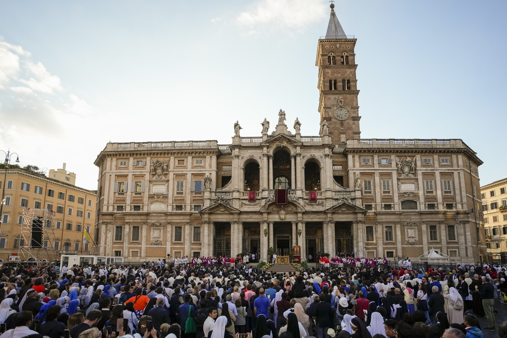 papez_bazilika panny marie vacsej_santa maria maggiore_TASR_AP_Alessandra Tarantino.jpg
