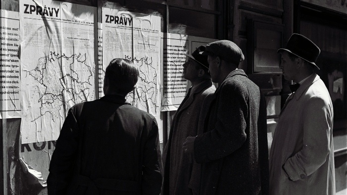 oslobodenie_april 1945_TASR - Ladislav Roller (1).jpg